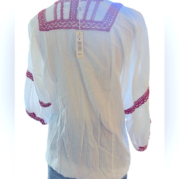 Max Studio NWT bohemian blouse with embroidery on yoke and flowy arms size med - Picture 2 of 8